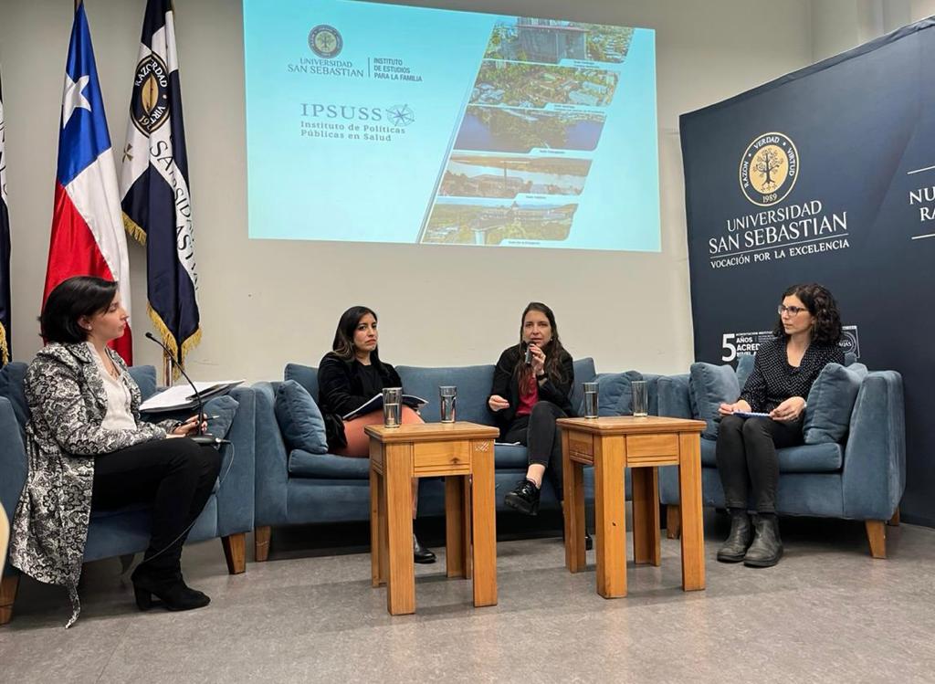 Directora Ejecutiva participa en Conversatorio de la Universidad San Sebastián